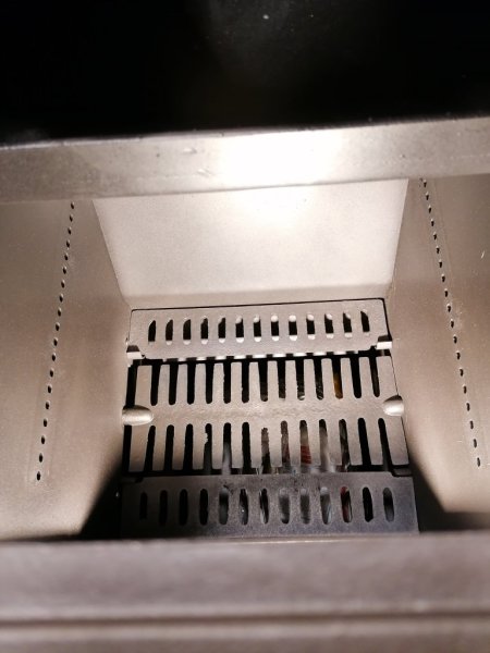 Vattenmantlad kamin Hammam är en liten,snygg och effektiv vattenmantlad kamin för central uppvärmning, varmvattenförsörjning