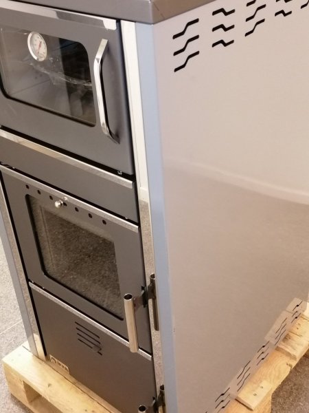 Vattenmantlad kamin Roaster är en prisvärd och effektiv vattenmantlad kamin för central uppvärmning, varmvattenförsörjning