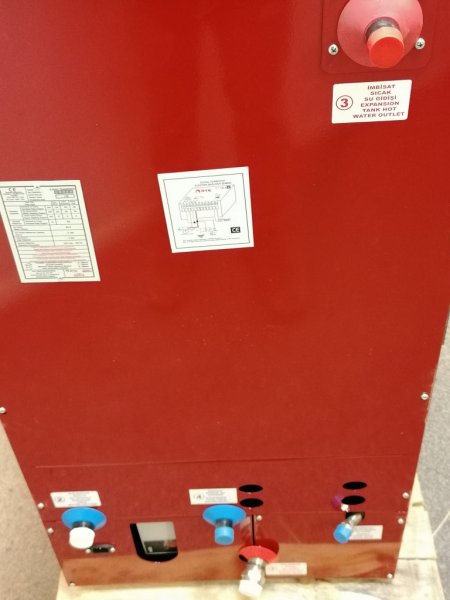 Vattenmantlad kamin Suppernova är en prisvärd och effektiv vattenmantlad kamin för central uppvärmning, varmvattenförsörjning